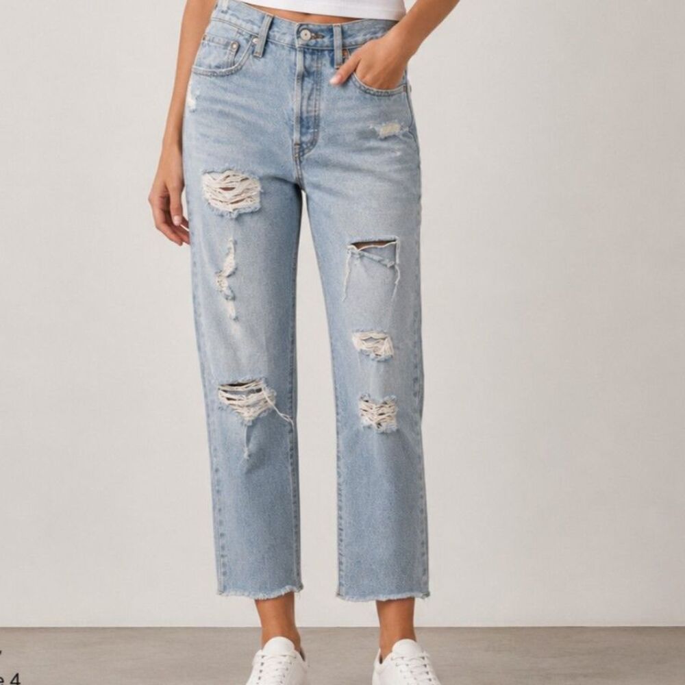 Levi's Vintage 501 Women's Original Cropped & Distressed Jeans - Size 26" x 26"